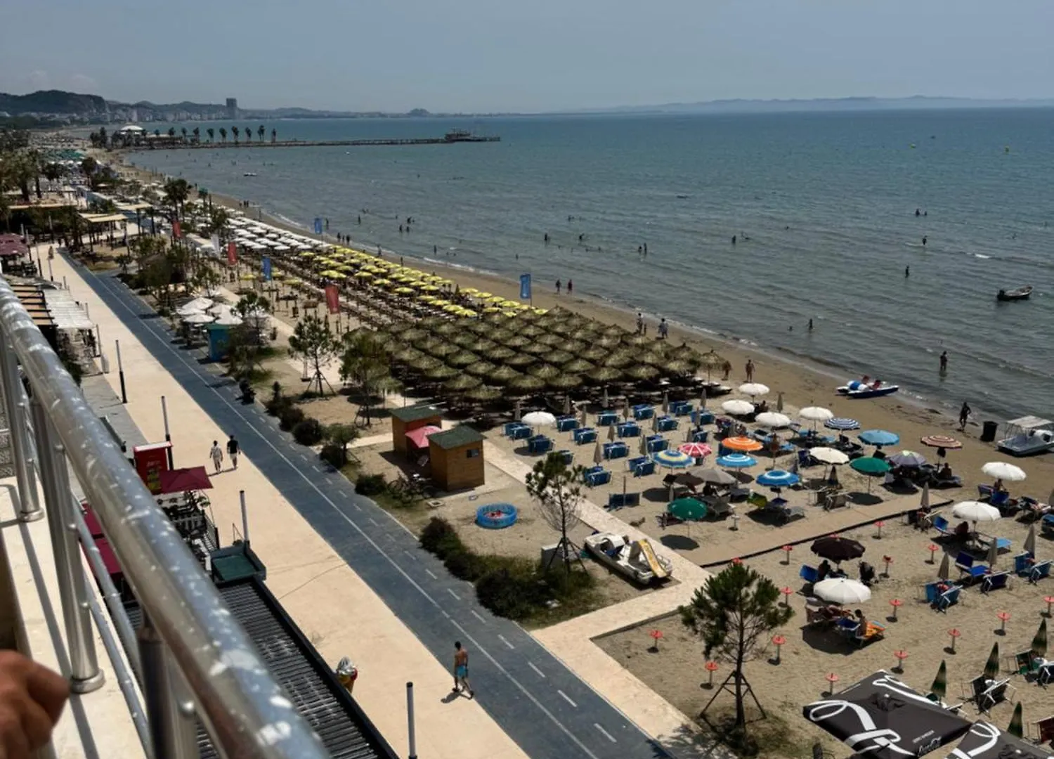 Beach Front Aparts Durrës Lägenhet